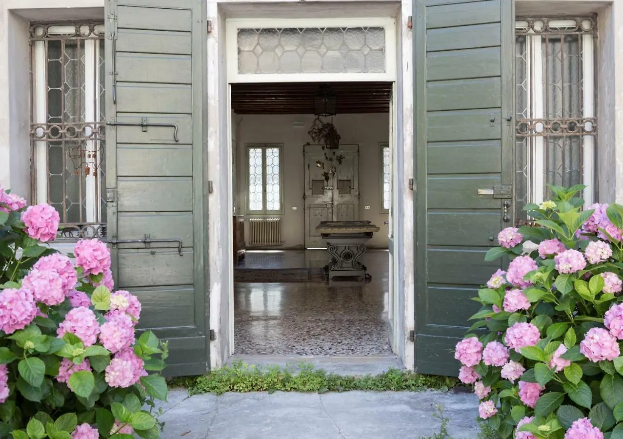 Leconvertite Treviso Italy